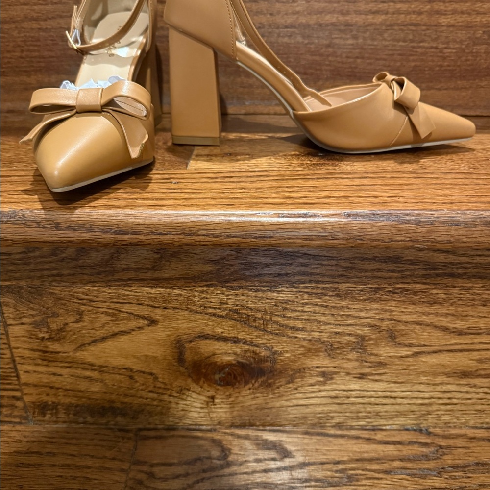 Elegant Tan Women's Heels